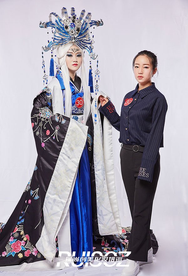 瑞尚创美化妆学校-《浮华》