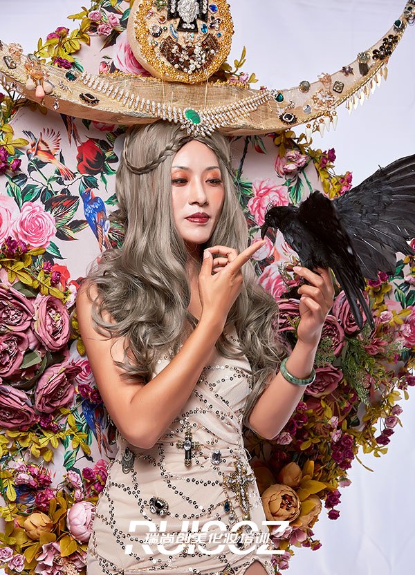 瑞尚创美化妆学校-《使者》